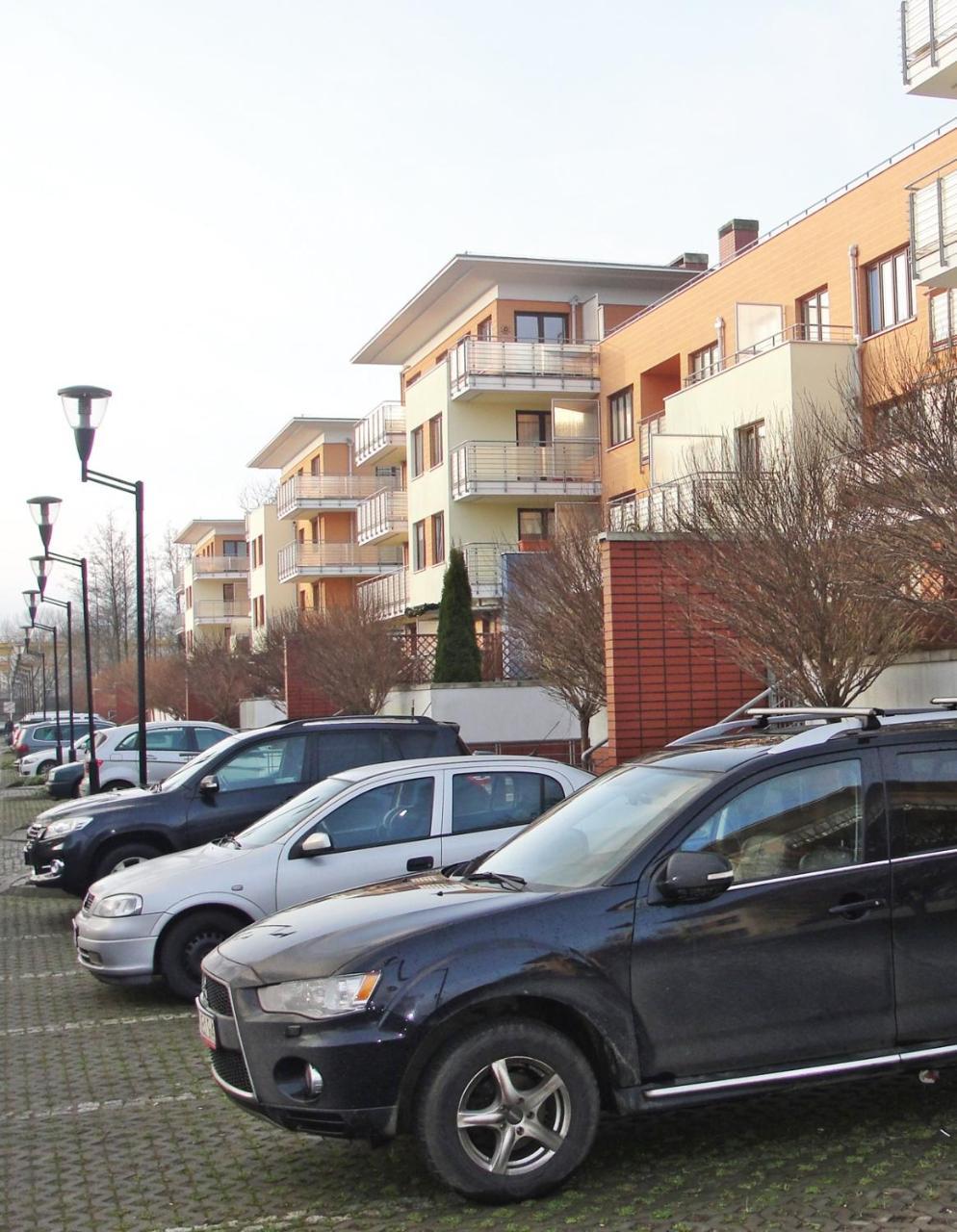 Ferienwohnung Zielone Tarasy Z Ogrodkiem Kolberg Exterior foto