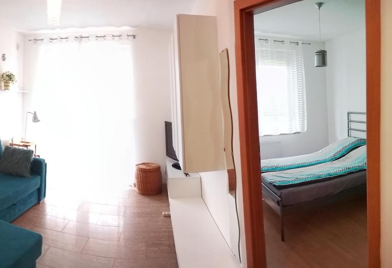 Ferienwohnung Zielone Tarasy Z Ogrodkiem Kolberg Exterior foto